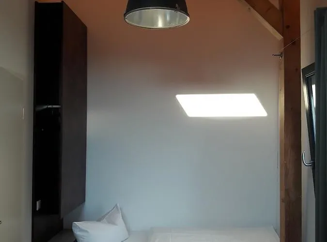 Alter Hafenspeicher Отель 3*